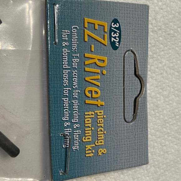 EZ-Rivet® 3/32" piercing and rivet accessory set by Bead smith - Picture 2 of 6